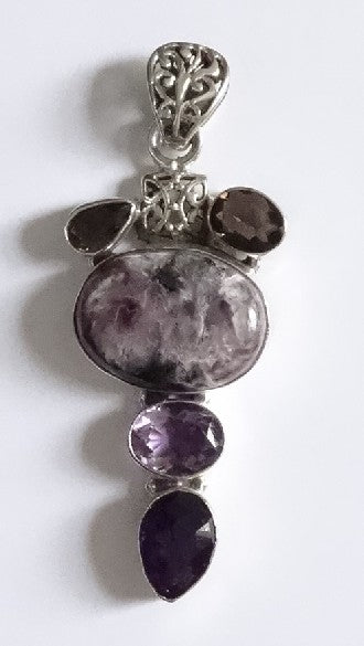 Hangers met Amethyst